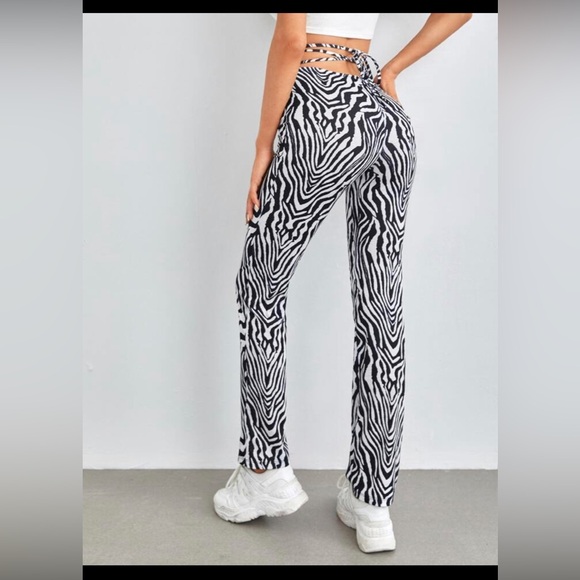 Sold ❌SHEIN Coolane Crisscross Tie Back Ruched Detail Zebra Striped Pants size S - Picture 2 of 4